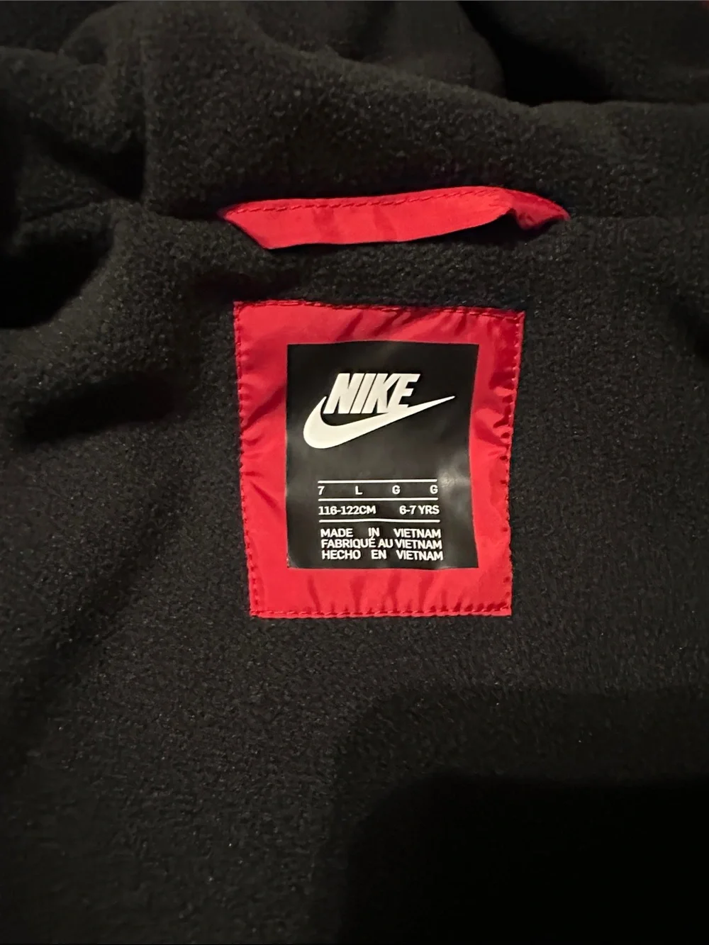 Nike lightweight hooded
